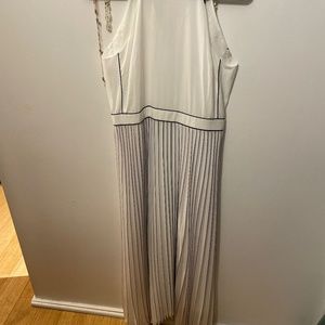 Banana Republic White Dress size 8